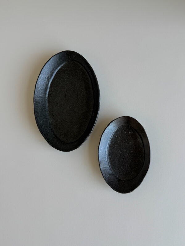 Cloud Oval Plate (Black)