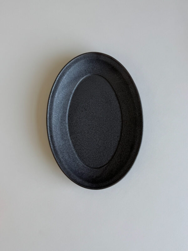 Sand Oval Plate (Black)
