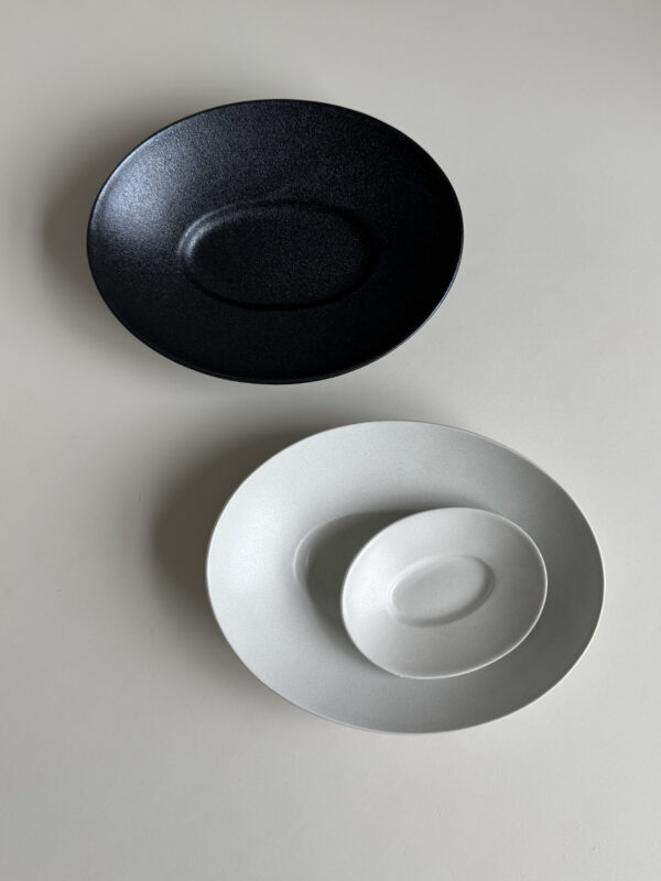 Cookies & Cream Plate (Black, White)